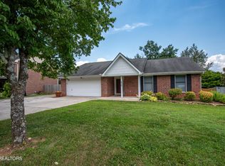 8720 Mill Run Dr, Knoxville, TN 37922