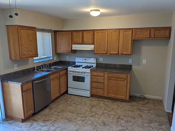 3rd image of 825 Paul Ave