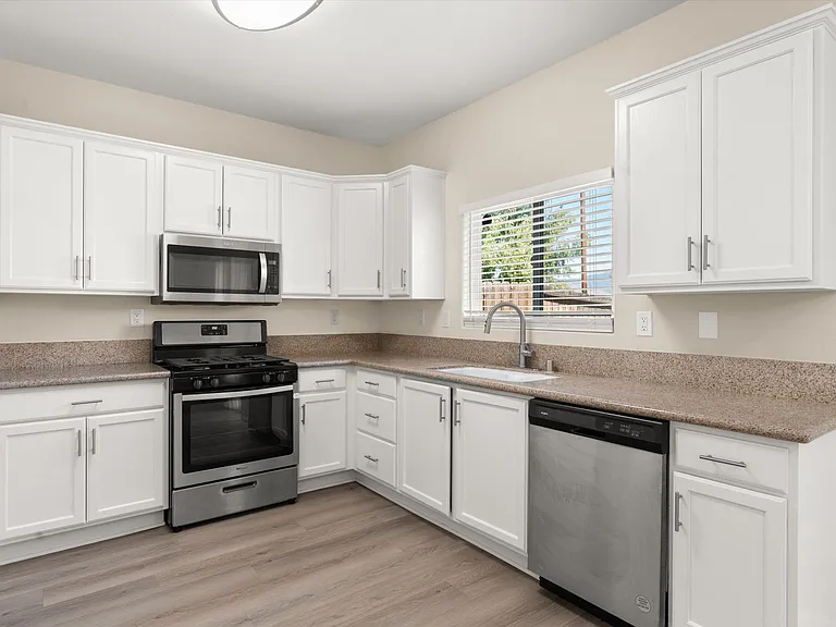 Lighthouse Townhomes — Photo 54
