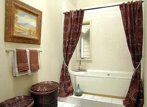 Jacuzzi shower, second bath