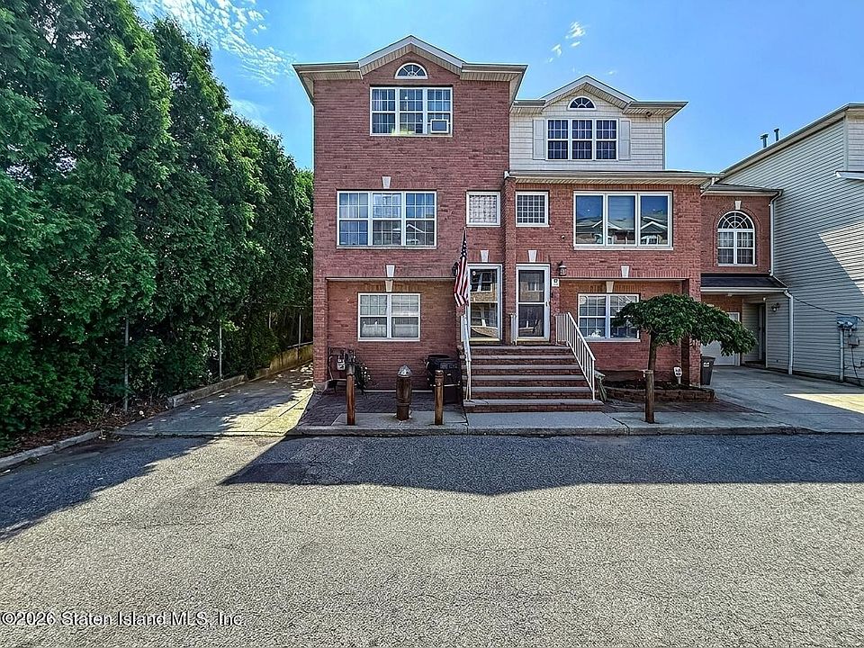 1st image of 35 Daniella Ct