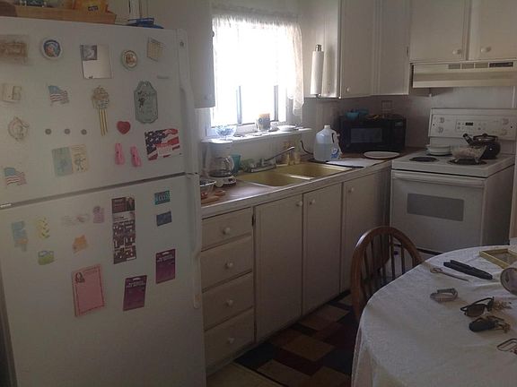 3rd image of 23 Cynthia Cir