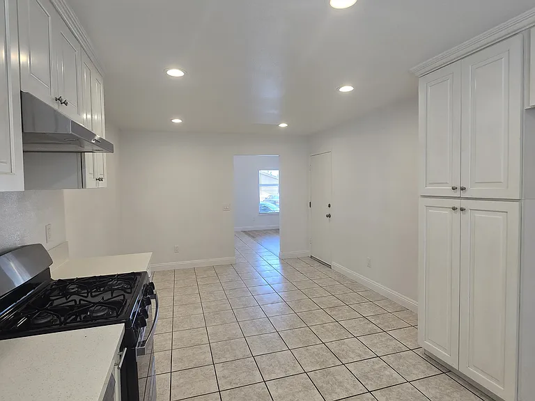 4205 Noyer Ln — Photo 5