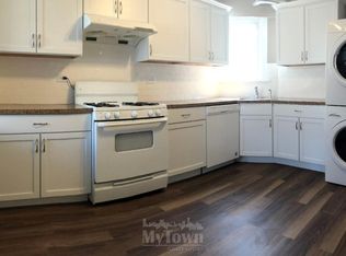 2054 W Roscoe St #2, Chicago, IL 60618