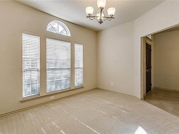 4th image of 836 Misty Oak Trl