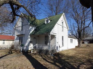 1155 Bainbridge St, Barry, IL 62312