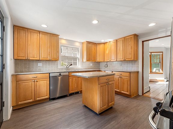 4th image of 37 Cedar St #37