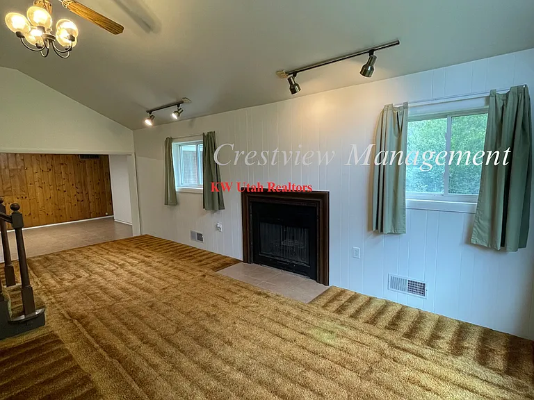 2225 E Fardown Ave — Photo 3