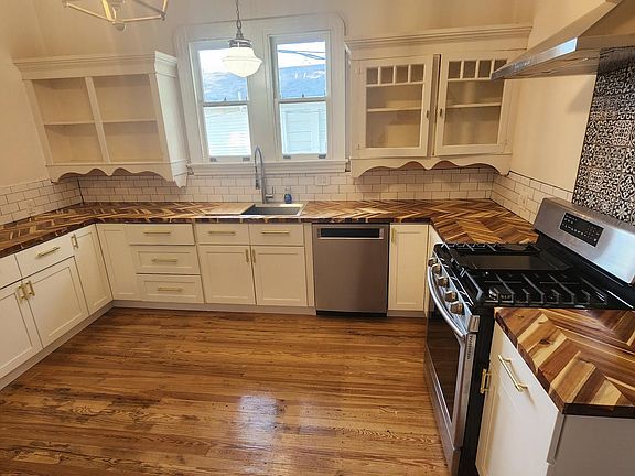 3rd image of 648 Avenue D