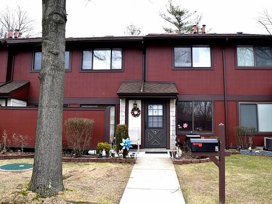 2nd image of 7 Belmar Dr E