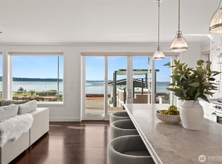 9 SW Three Tree Point Ln, Seattle, WA 98166