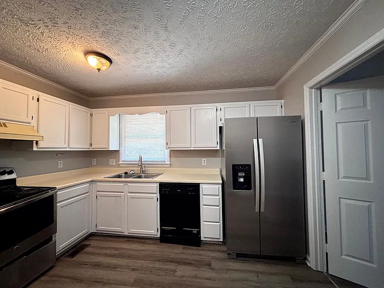 2508 Lull Water Dr — Photo 5