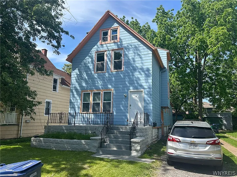40 Lisbon Ave #UPPER — Photo 2