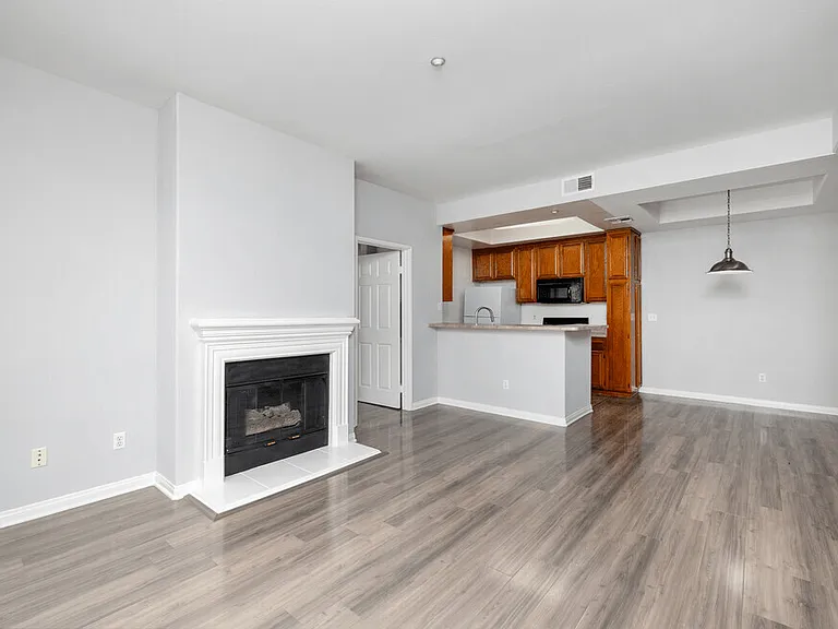 Lido Apartments - 3623 Jasmine Ave — Photo 14