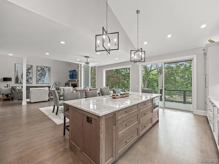 3511 Lakecrest Dr — Photo 31