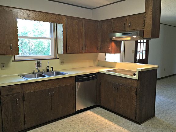 5th image of 190 Beech Dr
