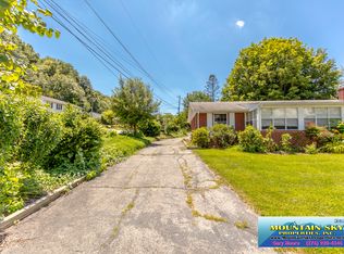 805 N 10th St, Wytheville, VA 24382