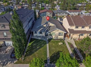 4736 SW 17th Ave NW, Calgary, AB T3B 0P5