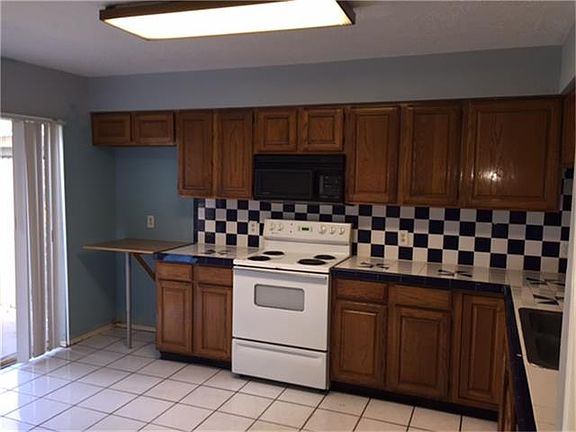 3rd image of 14003 Norford Ln