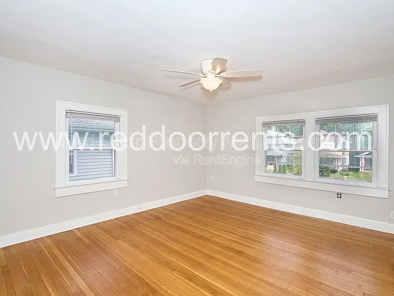 4704 N College Ave — Photo 16