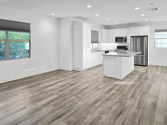 906 Slate St #1 — Photo 5