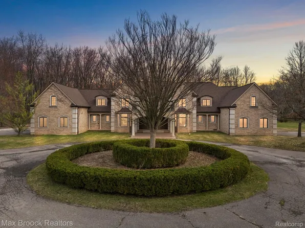47900 W Nine Mile Rd, Novi, MI 48374