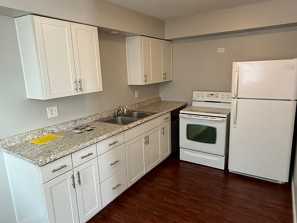 2nd image of 328 Abbe Rd #328