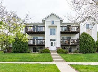 6410 Creekside Dr NE UNIT 12, Cedar Rapids, IA 52402