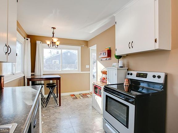 5th image of 2202 Spruce Pl
