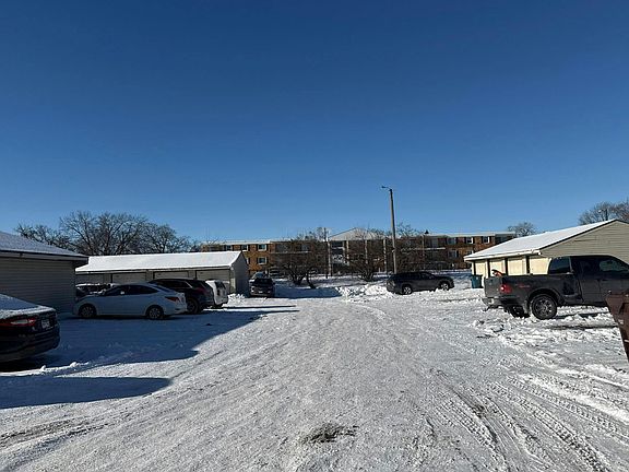 5th image of 7934 Yates Ave N