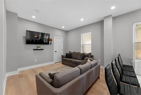 1017 Euclid St NW #1 — Photo 7