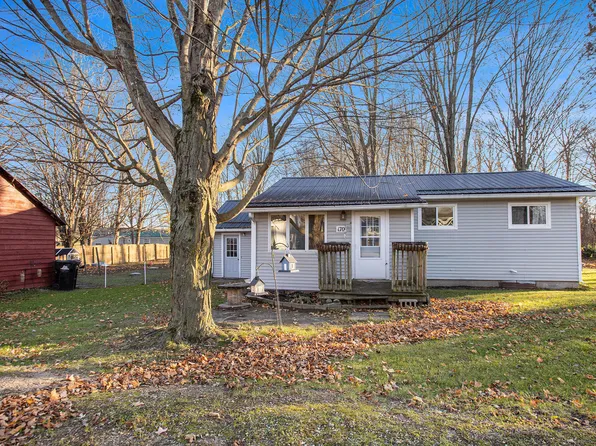 170 Saint Johns St, Freeport, MI 49325