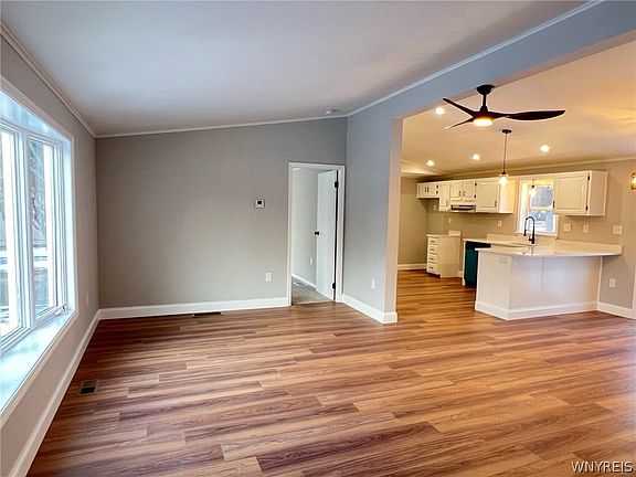 4th image of 10966 S Roberts Rd