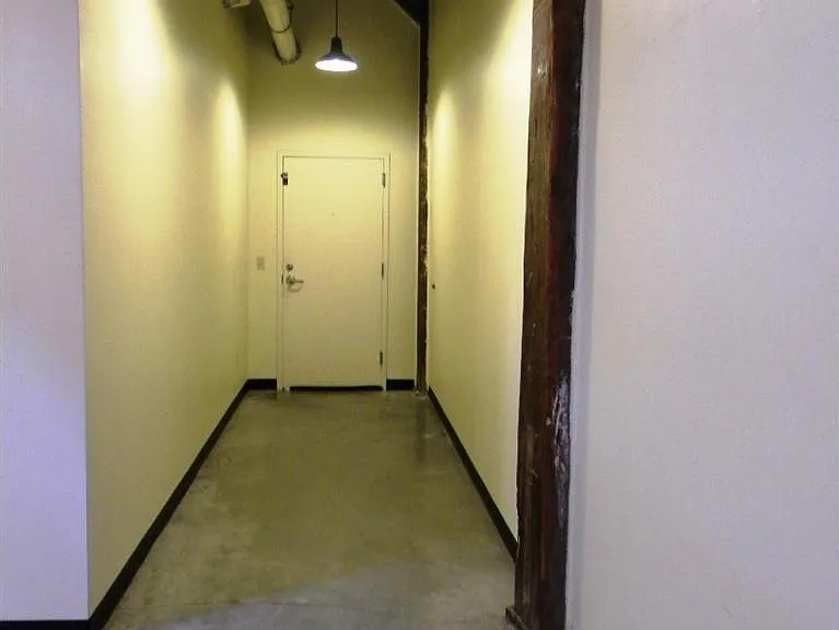 585 S Upper St #124 — Photo 24