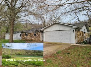 2892 Riverview Dr, Norfork, AR 72658