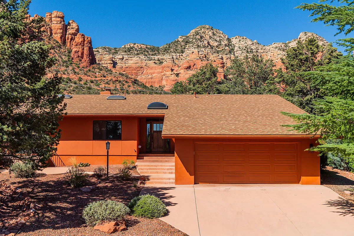 Photo 1 of 35 - 1135 Rodeo Rd - Sedona, AZ Primary Photo - 1135 Rodeo Rd