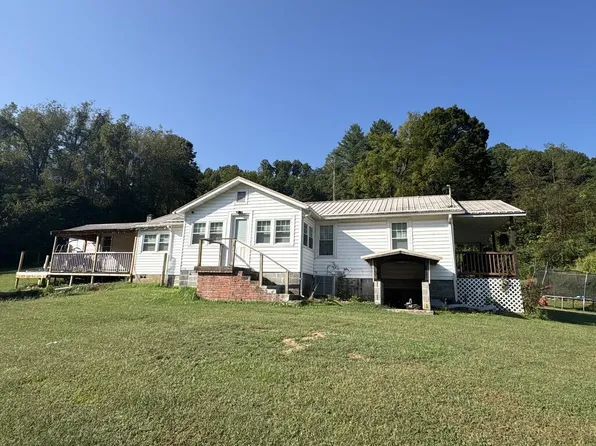 145 J Wilson Rd, Swords Creek, VA 24649