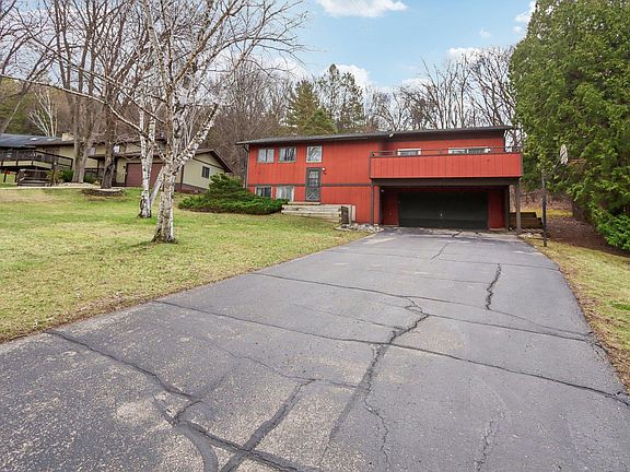 3rd image of 30 Appleby Cir