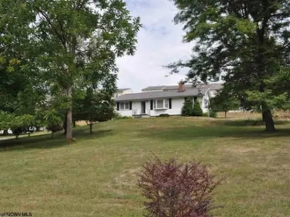 93 Pleasant Hill Rd, Morgantown, WV 26508