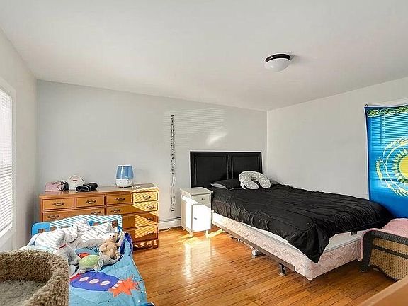 5th image of 78 Wallis St #1