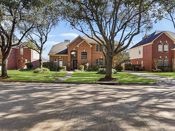 2nd image of 2703 Colonial Lakes Dr