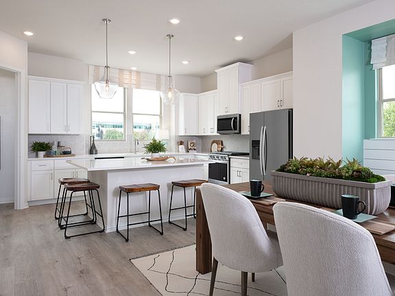 Photo representation of the Makena model. Colors, finishes and options will vary.