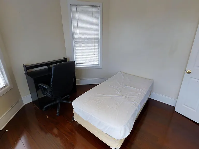 1414 E Genesee St — Photo 9