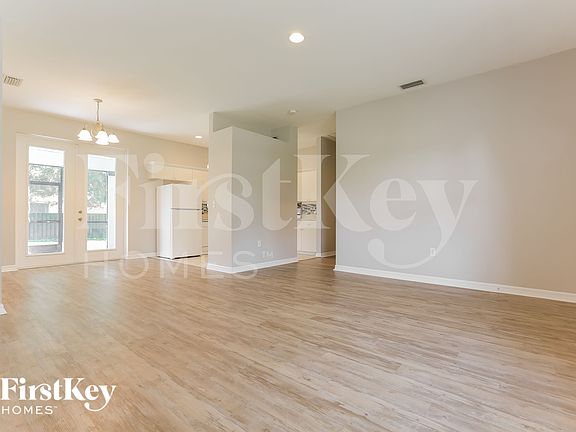 3rd image of 2867 Wells Ave