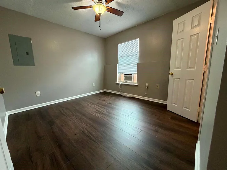 3028 Avenue M #2M — Photo 3