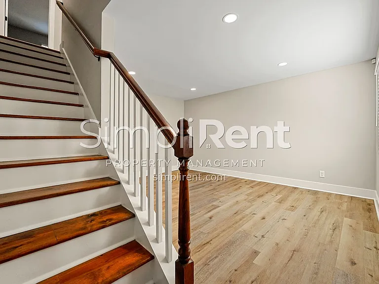 Park Street 2997 RNT — Photo 10