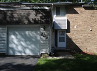 203 Diane Ln, Bolingbrook, IL