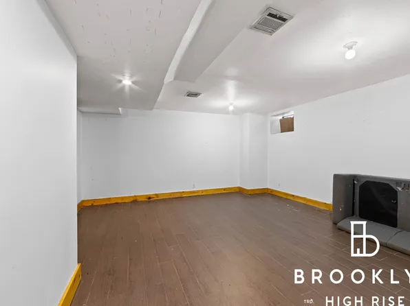 543 Madison Street image 7 of 10