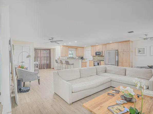 248 SE Villas Street, Stuart, FL 34994