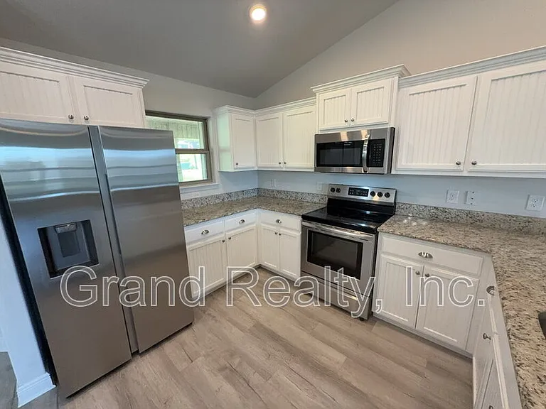 5004 Hamilton Crossing Blvd — Photo 7